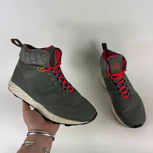 New Balance 710 Hiking Boot Womens 8 Olive Green Lace-Up Round Toe Ankle Outdoor